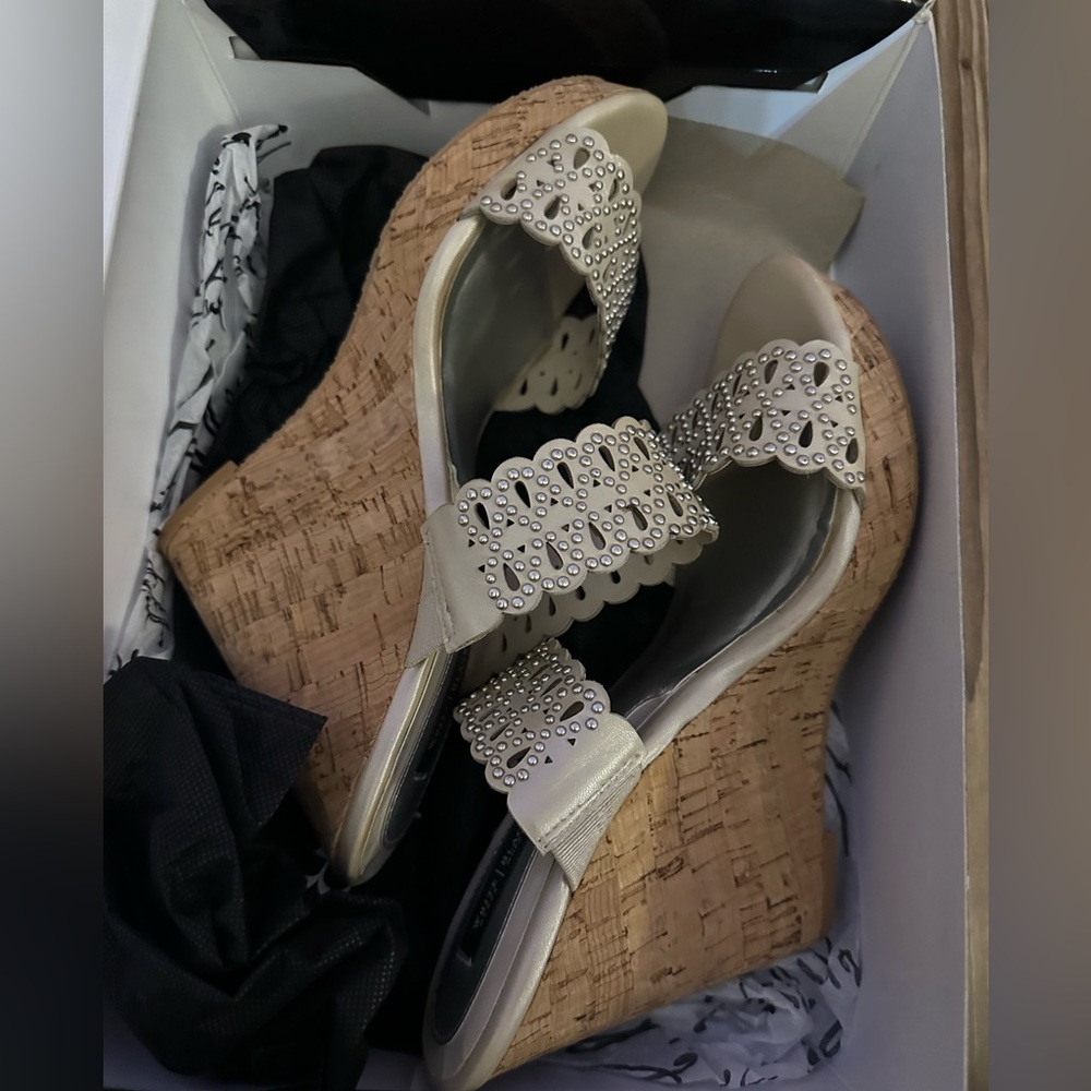 White House black market mule heel